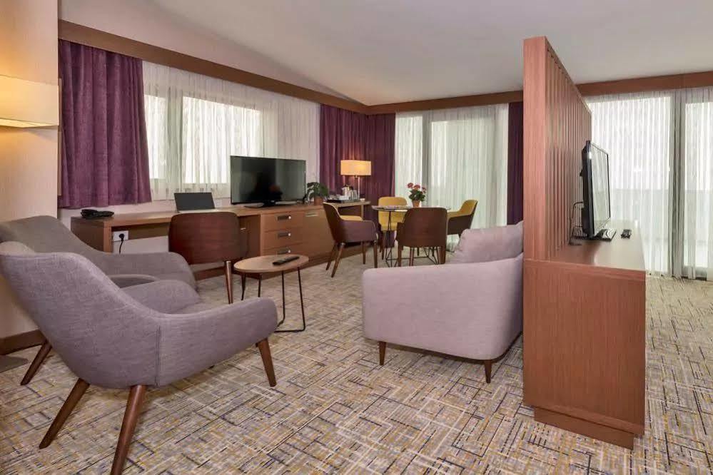 Land Park Hotel Istanbul Ngoại thất bức ảnh